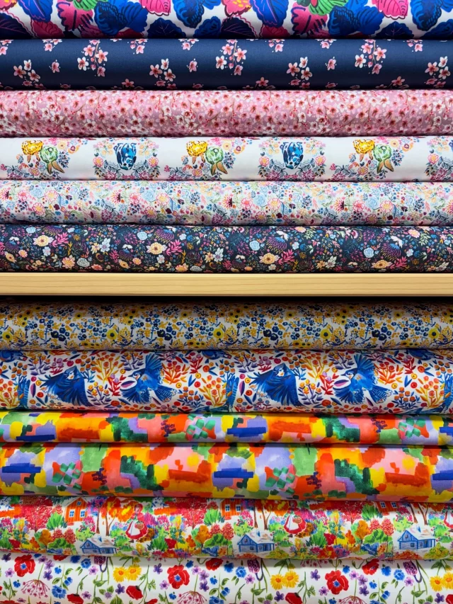 Le printemps est déjà là ! 🌸
___
Retrouvez les nouveautés et les réassorts en tissu satin de coton sur www.carolerampinetta.com ou en boutique au 6 rue Lionnaise à Angers ✨
___
Des motifs fleuris et colorés pour vous coudre un dressing à votre image 🌈
___
#tissufrancais #tissufleuri #motiffleuri #carolerampinetta